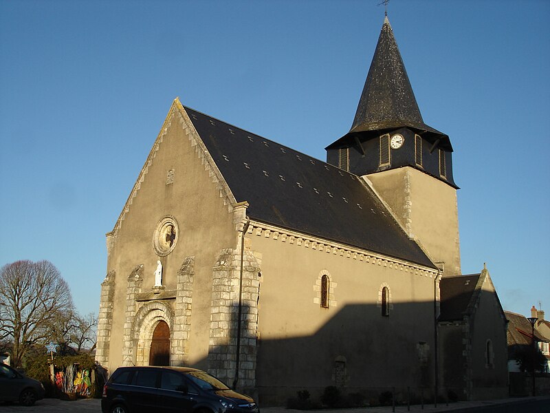 File:Thevet-Saint-Julien (36) - Église Saint-Julien - vue avant.jpg