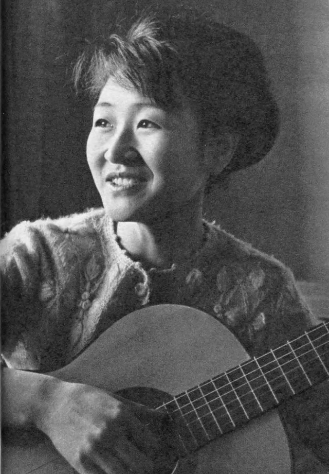 加藤登紀子 - Wikipedia