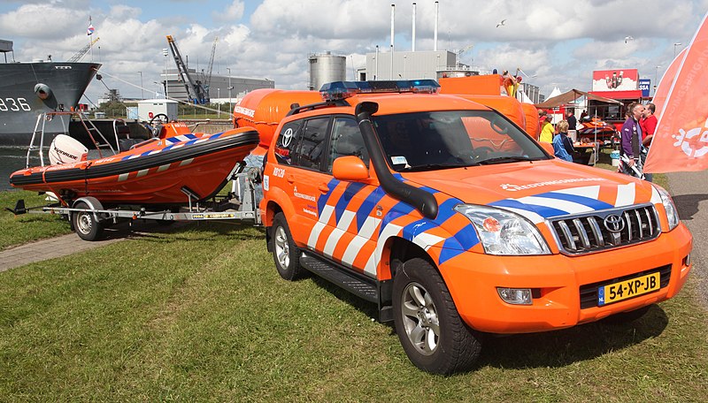 File:Toyota land cruiser 120 - Flickr - Joost J. Bakker IJmuiden.jpg