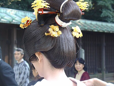 Traditional Japanese wedding hairstyle.jpg