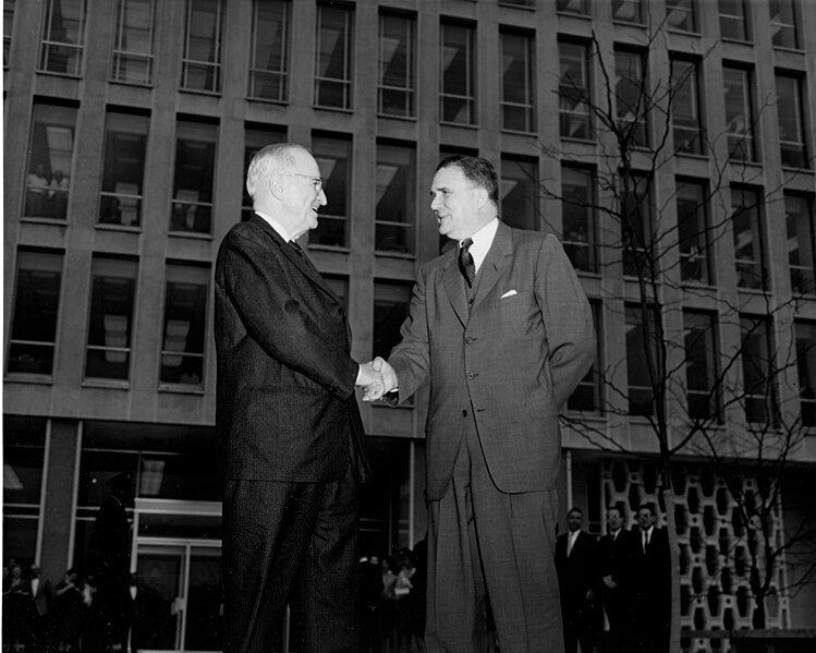 File:Truman and Webb at NASA Headquarters - GPN-2000-001546.jpg