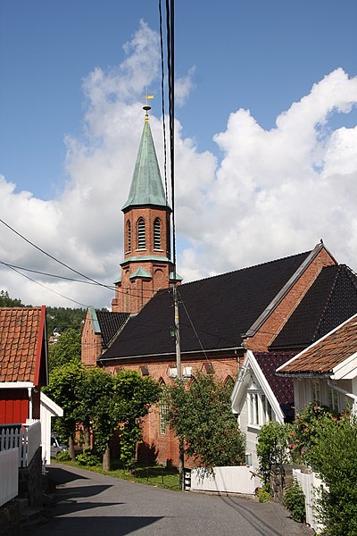 File:Tvedestrand kirke.JPG