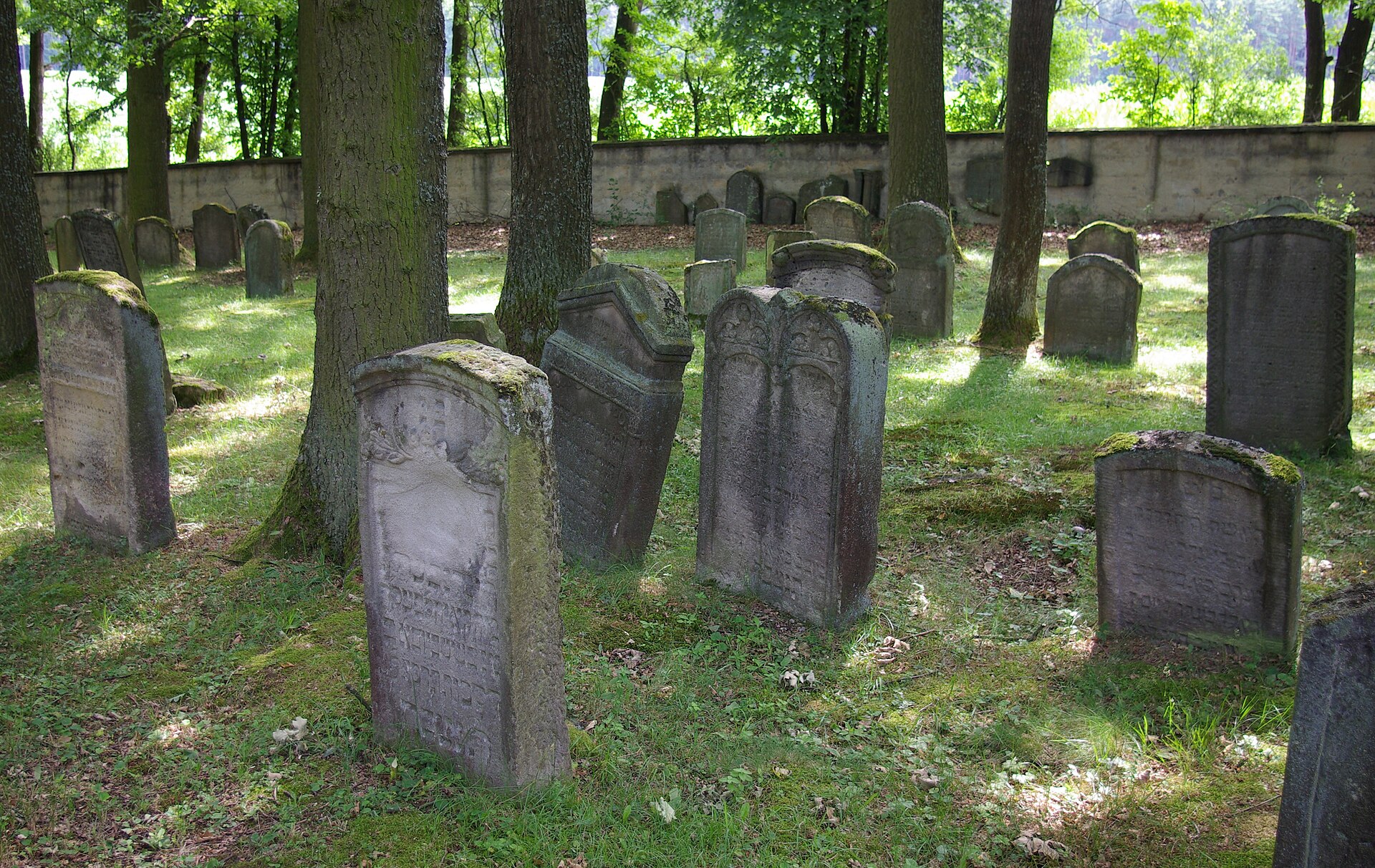 Uehlfeld Jüdischer Friedhof 005.JPG