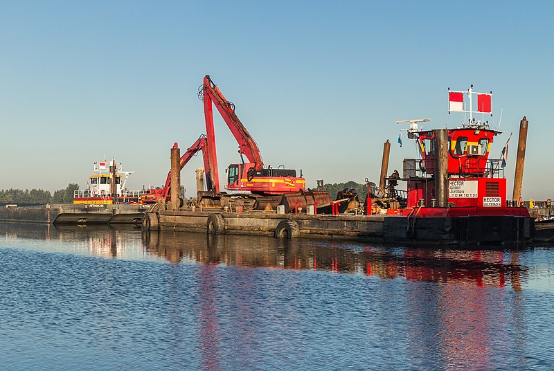 File:Uitbaggeren Langweerderwielen. (actm) 03.jpg