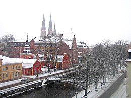 Uppsala - Vue sur la rivière et la nation Västgöta.jpg