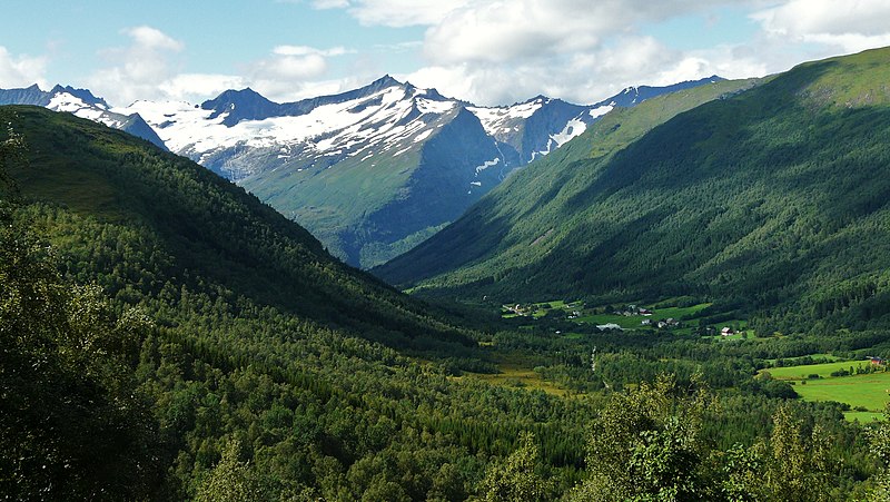 File:Velledalen - August.JPG