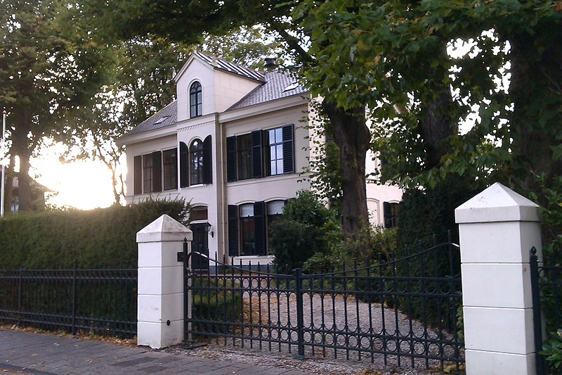 File:Villa gebouwd als pastorie 2012-09-28 18-46-01.jpg