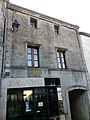 Français : Ancien couvent des Ursulines vu de la place des Halles, Villebois-Lavalette, Charente, France