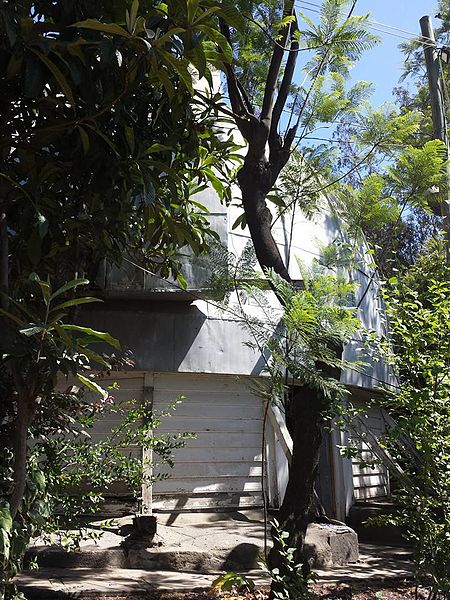 File:Vista frontal del observatorio Manuel Foster Recabarren.jpg