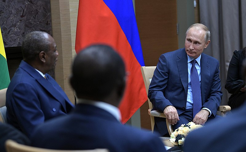 File:Vladimir Putin and Alpha Condé (2017-09-28) 3.jpg