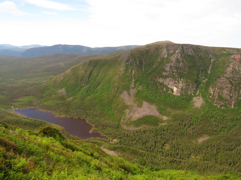 File:Vue depuis le mont Joseph-Fortin en Gaspésie.png