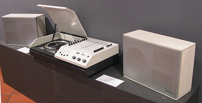WEGA Studio 3214 HiFi with record player Dual 1218 and loudspeakers Telefunken L 250, 1972