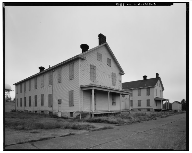 File:WEST (REAR) AND NORTH SIDES, TAKEN FROM NORTHWEST ' - Fort Lawton, Double Barracks, Discovery Park, Seattle, King County, WA HABS WASH,17-SEAT,7-E-3.tif