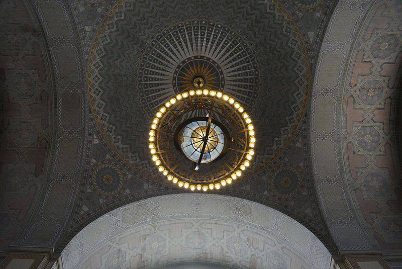 File:Zodiac Chandelier in the Rotunda.jpg