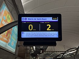 Écran SIEL de la ligne 14 à la station Châtelet avec affichage de la longueur des prochains trains.