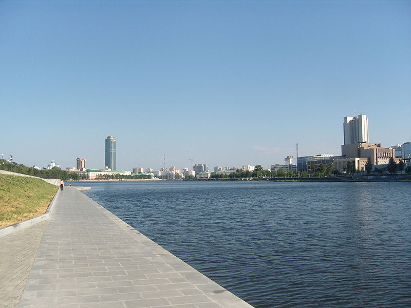 File:Городской пруд 2010 (2).JPG