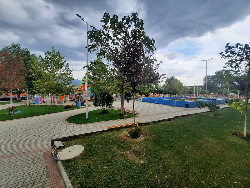File:Луна парк Тетово (3).jpg
