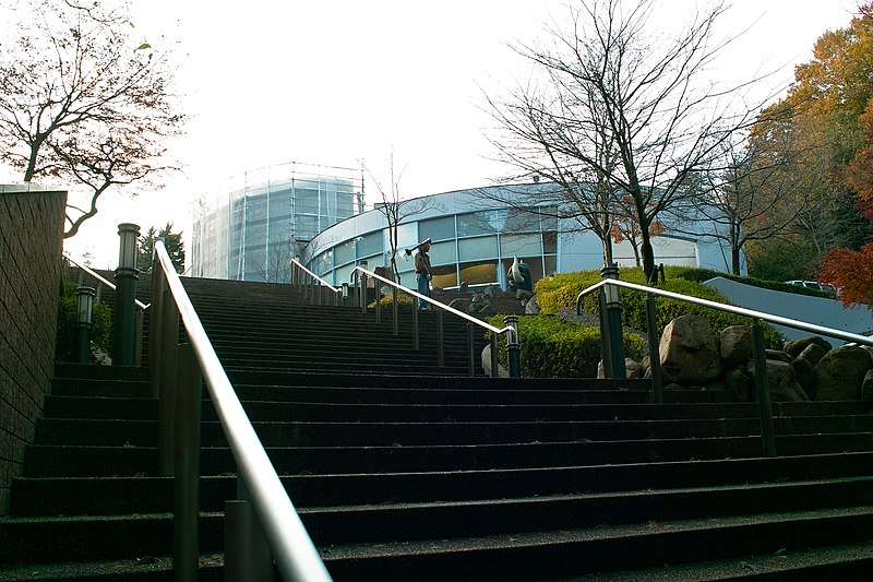 File:岡本太郎美術館 - panoramio (1).jpg