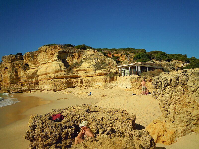 File:127PT 13 November 2013 Praia da Coelha.JPG