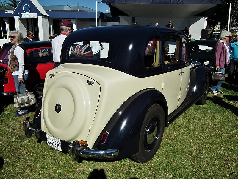 File:1949 Rover P3 75 sedan (8876992879).jpg