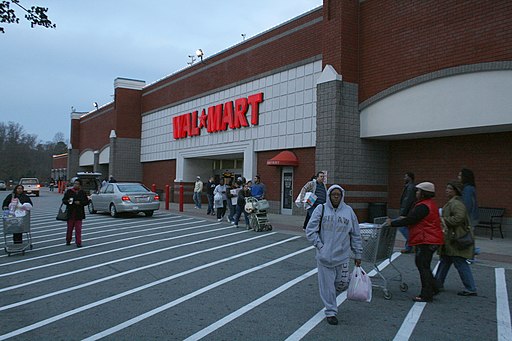  2008-08-28 Black Friday shoppers at Wal-Mart 