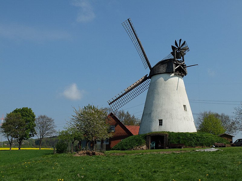 File:2014-04 Windmühle-Struckhof Schnathorst 01.JPG