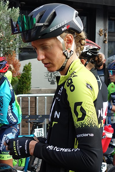 File:2020 Fleche Wallonne Mitchelton-Scott Lucy Kennedy1.jpg