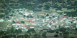 25. Vista parcial de Santibáñes de Béjar.jpg