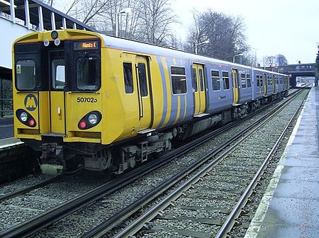 507025 Garston