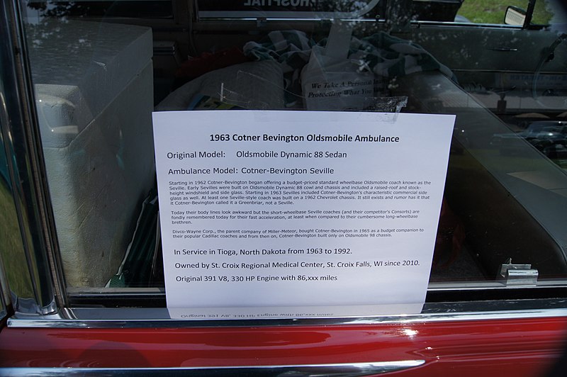 File:63 Oldsmobile Dynamic 88 Cotner Bevington Ambulance (9126105836).jpg