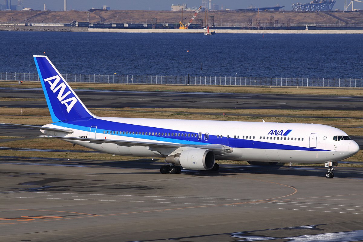 航空機ANA B767-300ER 1/400