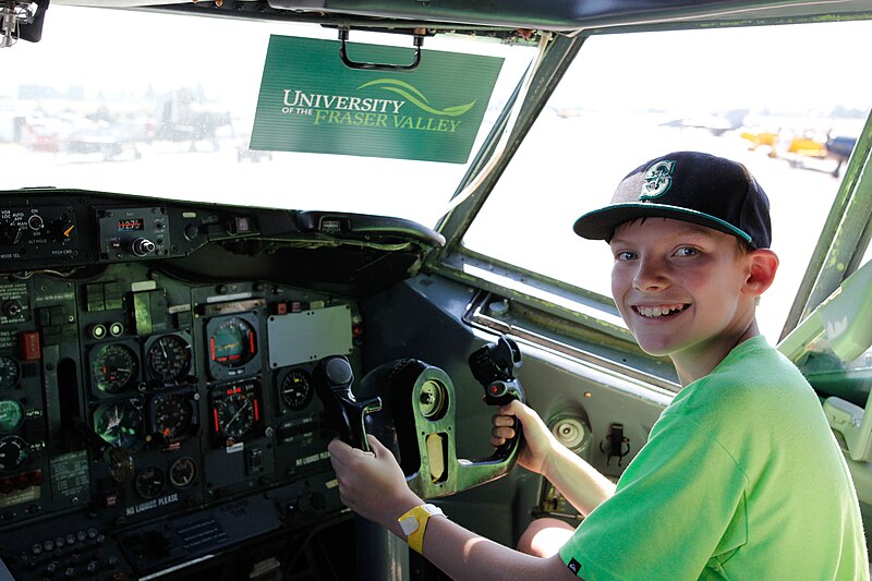 File:Abbotsford Airshow Cockpit Photo Booth ~ 2016 (28412690834).jpg