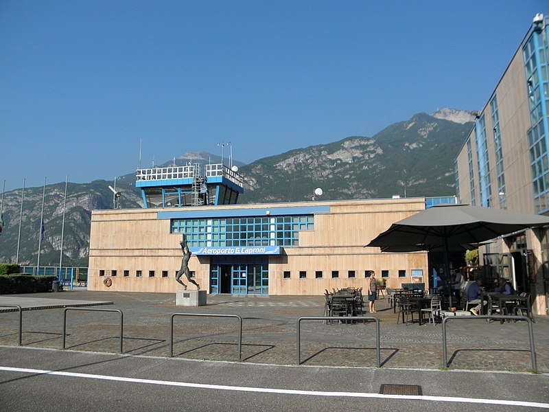 File:Aeroporto di Trento-Mattarello Gianni Caproni 02.jpg