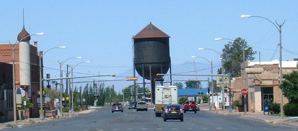 Image: Alamogordo Tenth Street water tower long shot