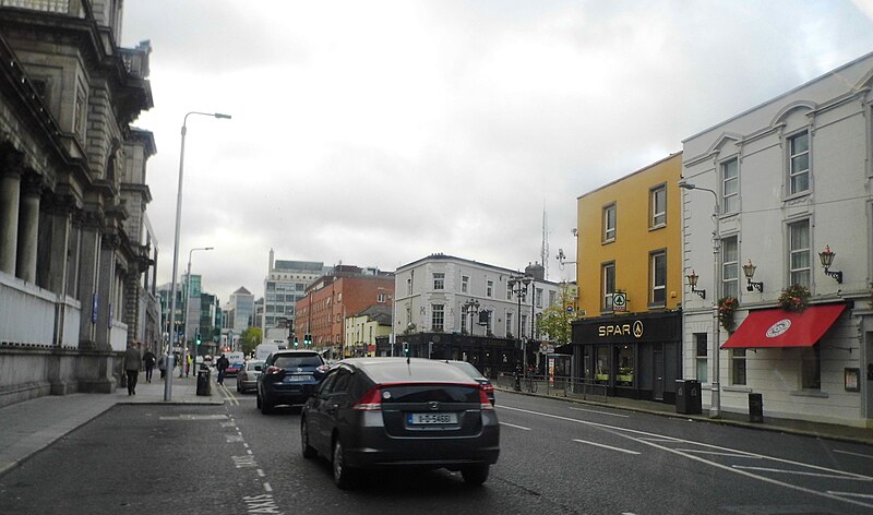 File:Amiens Street - Dublin - geograph.org.uk - 5947521.jpg