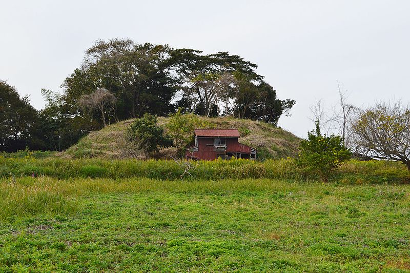 File:Amino Choshiyama Kofun, baizuka-1.jpg