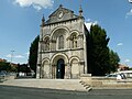 Français : La Charente vue du pont de Saintes à Angoulême, France