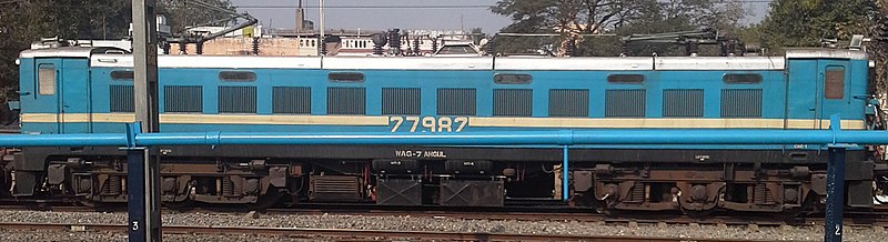 File:Angul based WAG7 electric locomotive stationed at Vizianagaram.jpg