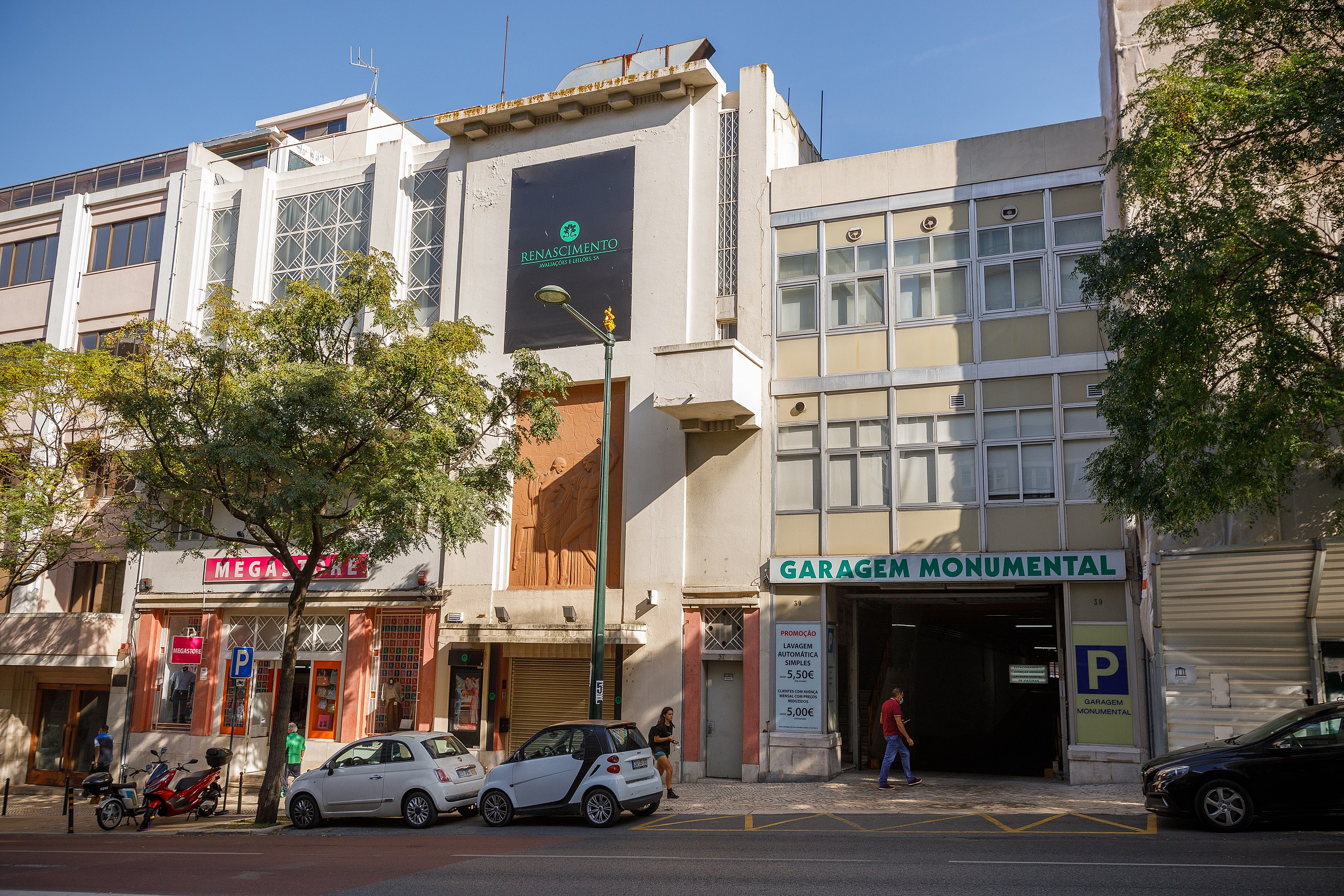 File:Antigo Jardim Cinema, zona do monumental salão de jogos, na