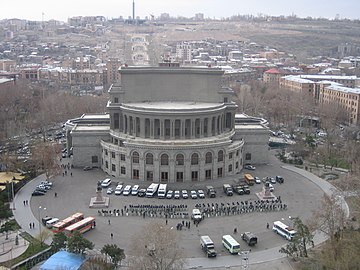 Протести во Ерменија во 2008 година: полиција и војска го блокирааат пристапот до плоштадот, фотографија од 21 март