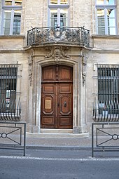 Entrée de l'Hôtel de Rochegude, siège d'Inter Rhône