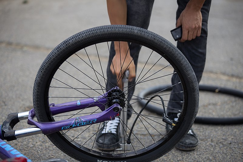 File:BMX Rider In Iran- Qom city- Alavi Park 07.jpg