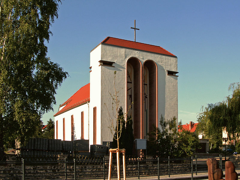 File:Ballenstedt Kirche Elisabeth.JPG