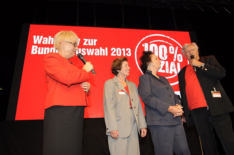 File:Beate Klarsfeld Luc Jochimsen Die Linke Wahlparty 2013 (DerHexer) 01.jpg
