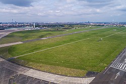 Berlin Tempelhofer Feld UAV 05-2017.jpg