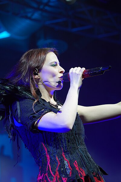 File:Beyond the Black, Dancing In The Dark Tour, Stuttgart 2024 (05).jpg