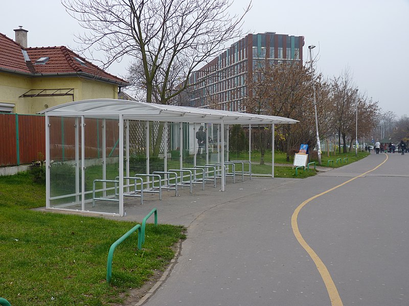 File:Bicycle rack at Újpest-Városkapu bus station.JPG