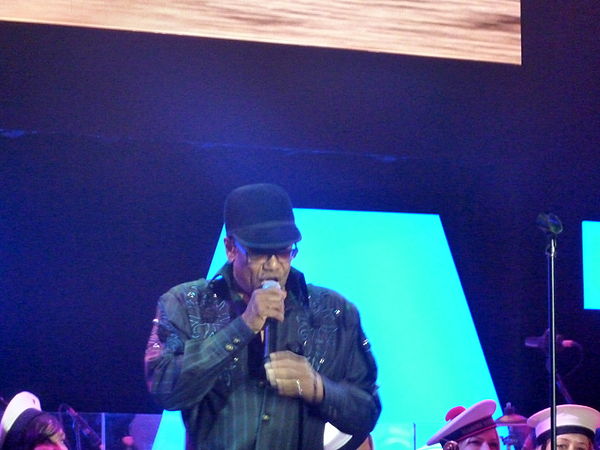 Womack performing in 2010