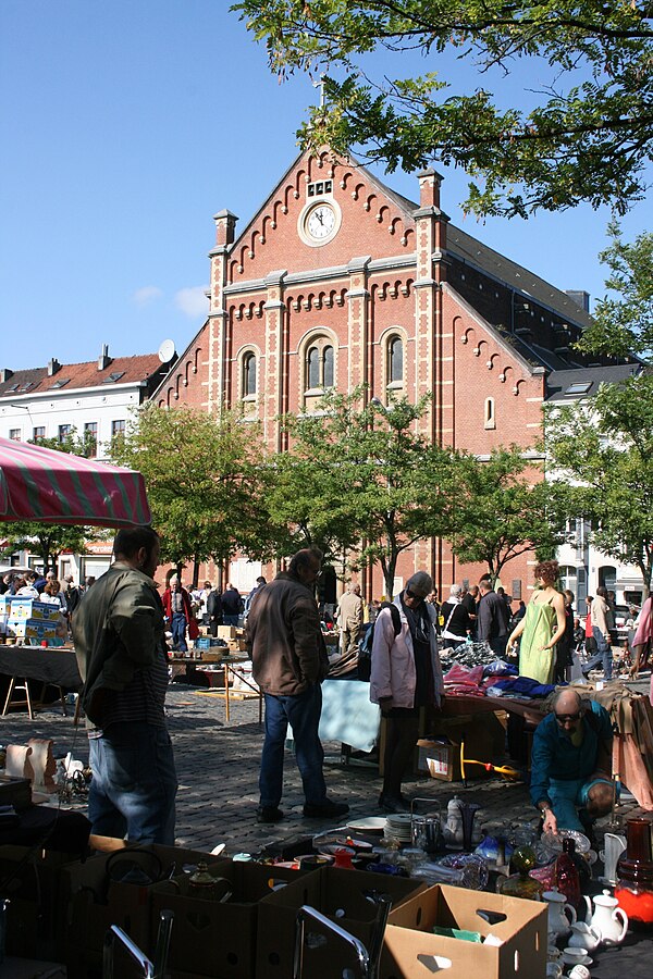 The flea market at the Place du Jeu de Balle in Brussels where Tintin buys the model ship