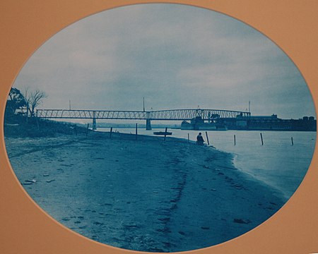 C.M. and St Paul RR Bridge Hastings 1885.JPG